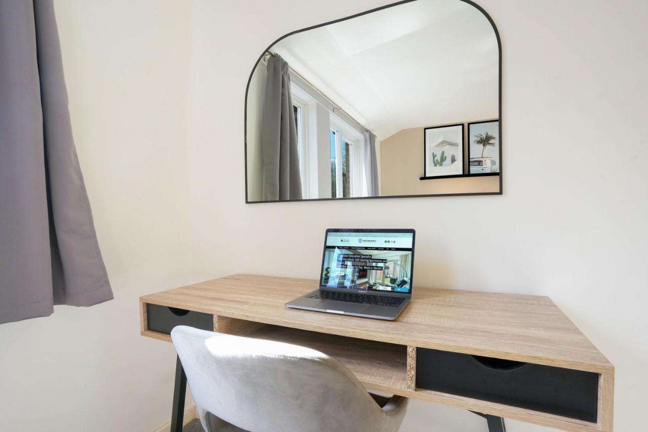 Central Mk House With Free Parking, Fast Wifi, And Smart Tv With Xbox, Sky Tv Packages And Netflix By Yoko Property Milton Keynes Buitenkant foto