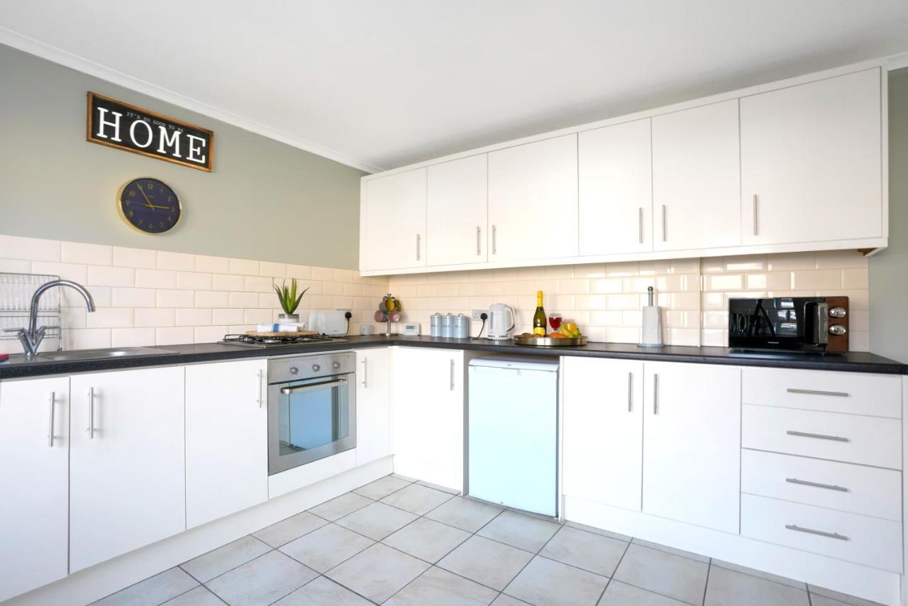 Central Mk House With Free Parking, Fast Wifi, And Smart Tv With Xbox, Sky Tv Packages And Netflix By Yoko Property Milton Keynes Buitenkant foto